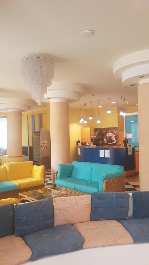 Hotel Silvi 锡尔维玛丽娜 外观 照片