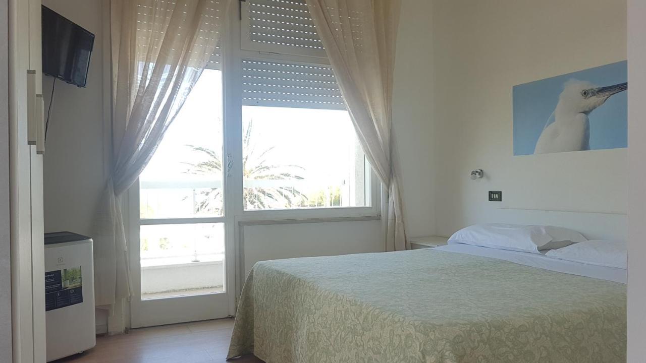 Hotel Silvi 锡尔维玛丽娜 外观 照片